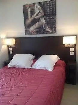 Untalented Hotel - Villette