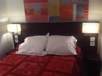 Untalented Hotel - Villette
