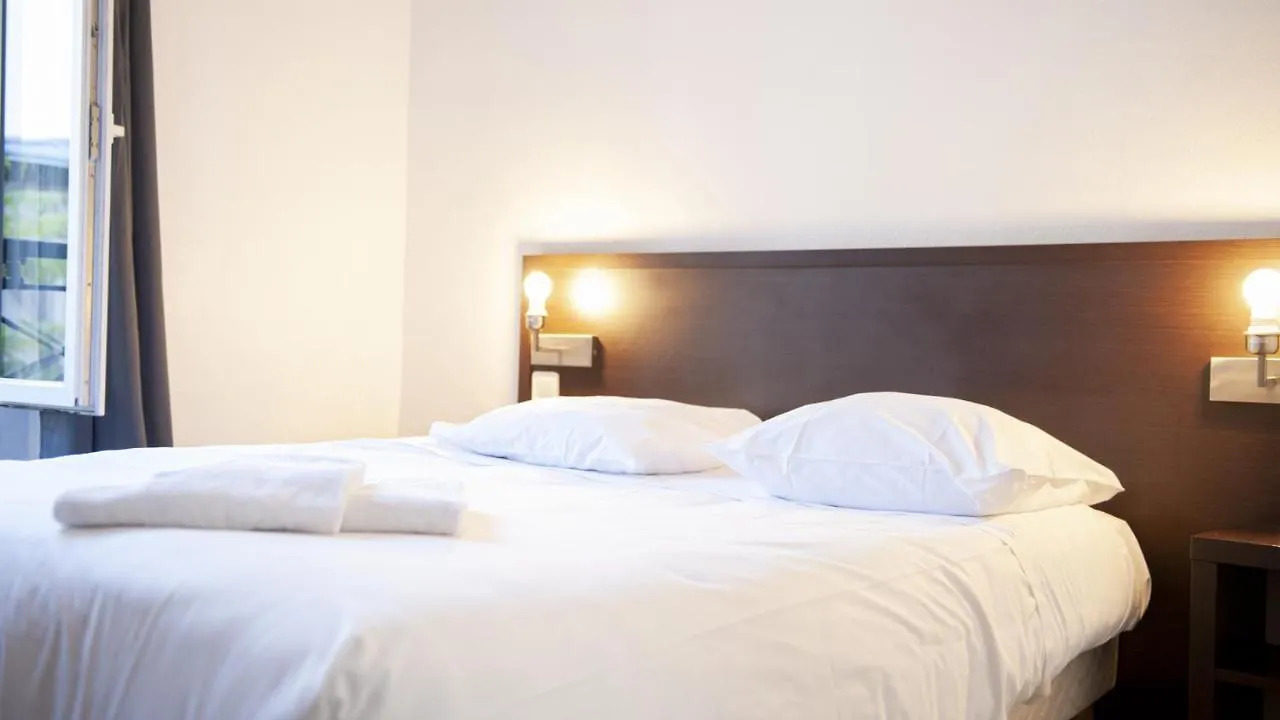 ***  Untalented Hotel - Villette France